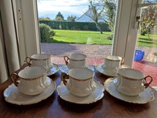 6 TASSES ET SOUCOUPES