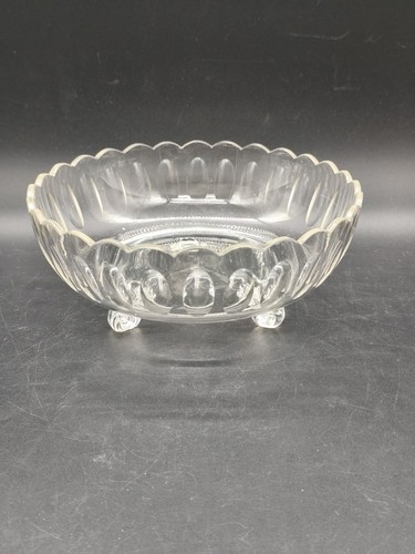 Coupe verre moulé tripode
