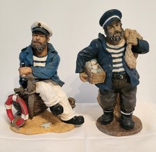2 Statuettes Marin Pêcheur Hauteur 23 cm Et 25 cm En Résine