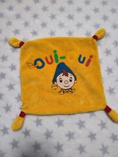 Doudou Bonhomme Oui oui plat carre jaune bleu rouge hachette
