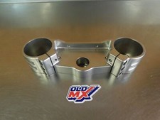 Tés de fourche inférieur