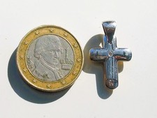 BEAU PENDENTIF / PETITE CROIX