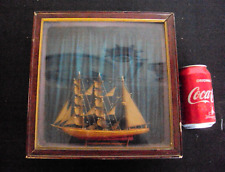 ancienne vitrine maquette de bateau en bois début 20 ème