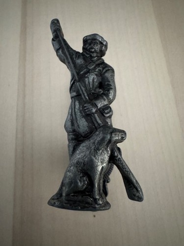 Patère chasse porte - de,