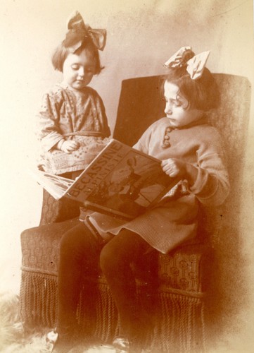 Photo sepia 1925 - 1925, fillettes