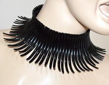 Collier tour de cou noir femme