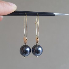 boucles d'oreilles créoles perles noires en coquillage couleur tahiti 