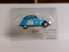 Citroën 2 CV 6 Norev 4 roues sous 1 parapluie - 1/43