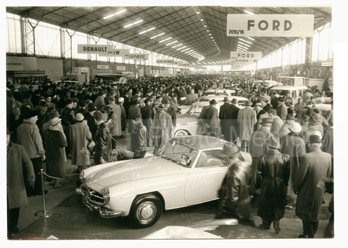 Mercedes 190 exposée - mercedes, au