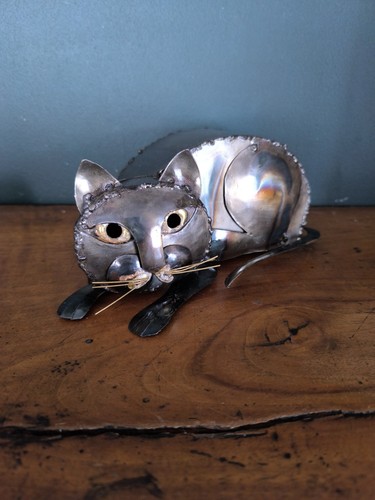 Chat métal - chat, en