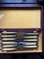 Coffret ancien 11 couteaux