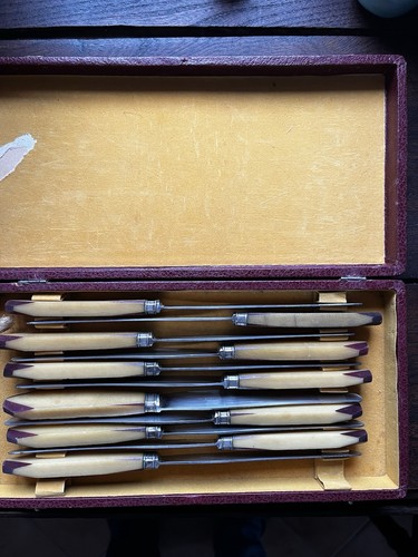 Coffret ancien couteaux - 11,