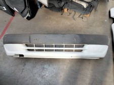 enjoliveur pare-choc avant