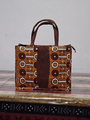 Sac artisanal fait main.
