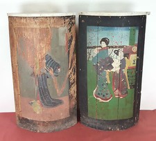 PAIRE DE MEUBLES D’ANGLE. BOIS POLYCHROME. PEINT À LA MAIN. XVIII - XIX SIÈCLE.