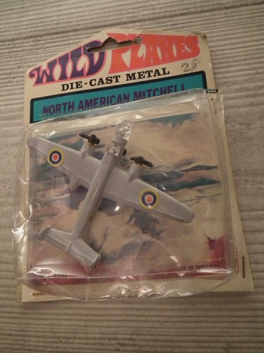Avion miniature métal b25 - avion,