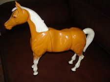 Cheval articulé (type Action Joe)