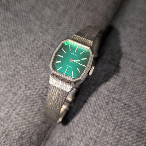 Montre octogonale remontage - montre,