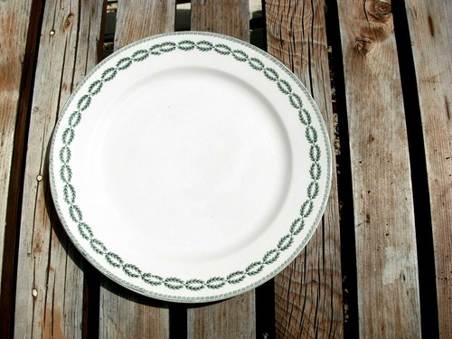 Assiette plate verte ancienne - assiette,