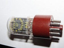 vanne/tube à vide en verre Tungsram 6SN7GT