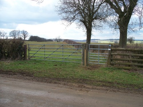 Photo bridleway across - a3,
