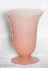 Vase opaline rose vintage