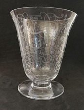 BACCARAT, Élégant vase estampillé, modèle Michelangelo, H : 17.5 cm