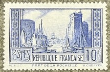 Superbe n°261b "10F La Rochelle, outremer pale au type I", neuf ** luxe, signé U