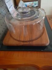 Cloche à fromage en verre sur