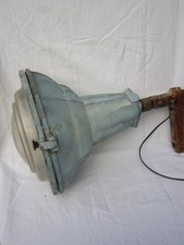 LAMPADAIRE DE COUR DE FERMME