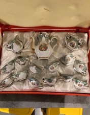 Service à thé en porcelaine