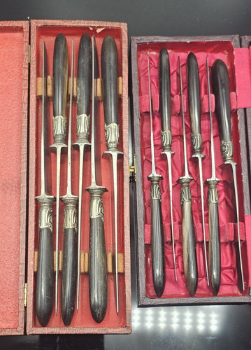 1880 service à couteaux - -,