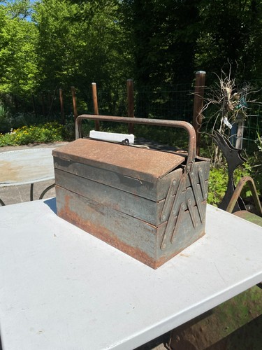 Ancienne vieille caisse - ancienne,