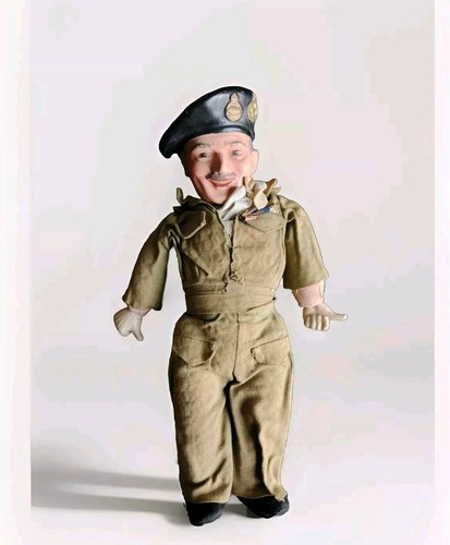 Joli poupée sir montgomery - poupée,