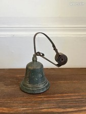 Cloche vintage en laiton avec