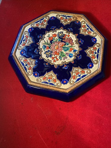 Ancien dessous plat - dessous, Émaux
