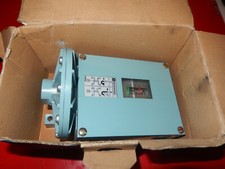 XMG B003 Telemecanique Pressostat 0,4-3,5 bar