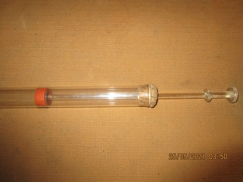 Grande seringue ancienne - , en