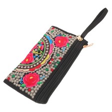  Pochette brodée style