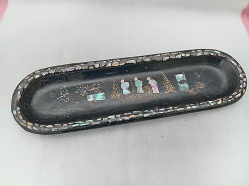 Corbeille porte plume plumier