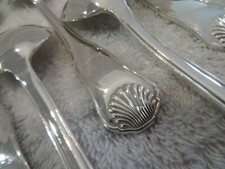 12 cuillères dessert métal