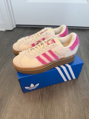 Nwt women adidas gazelle - nwt,