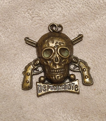 Puta madre rare pendant - de,