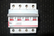 INTERRUPTEUR SECTIONNEUR TETRAPOLAIRE 100A LEGRAND 100AMPERES 4POLES TRIPHASE +N
