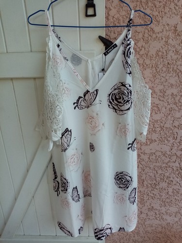Robe blanche noire marque - blanche,