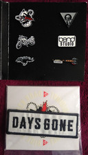 PLAYSTATION 4 / PS4 - LOT GOODIES - DAYS GONE - PIN'S + STICKERS + ECUSSON