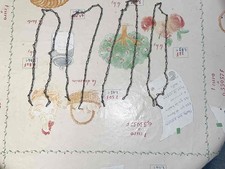 Quatre chaînettes d'origine