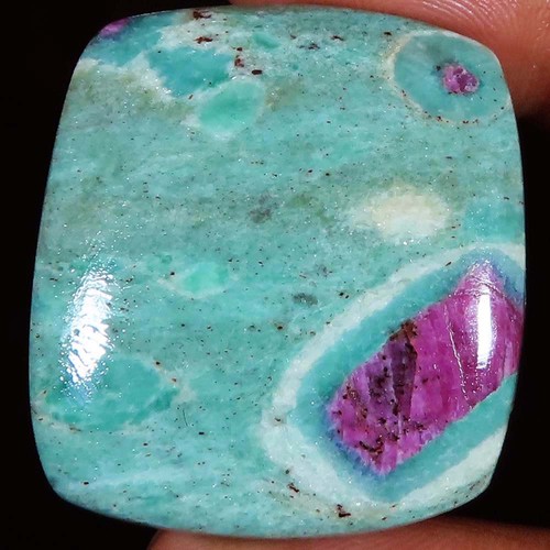 Pierre naturelle ruby - 72.10,