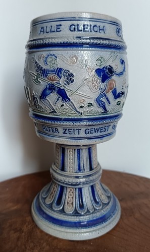 Ancien beau gobelet verre sur