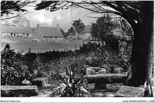 AAQP6-50-0484 - ILES CHAUSEY - Au Presbytere-Les Vieux Bancs De Pierre Au F